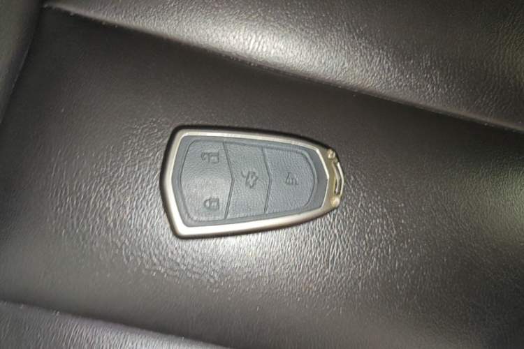 Used Cadillac XT4 2021 28T Two-Wheel Drive Leading Version Vehicle Key
