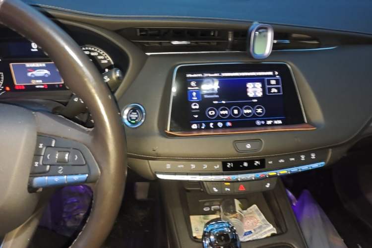 Used Cadillac XT4 2021 28T Two-Wheel Drive Leading Version Audio And AC Panel