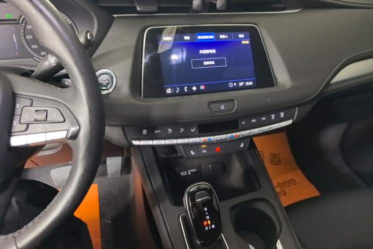 Used Cadillac XT4 2021 28T Two-Wheel Drive Luxury Version Audio And AC Panel