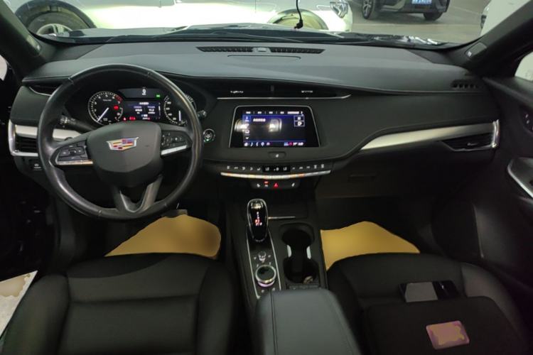 Used Cadillac XT4 2021 28T Two-Wheel Drive Leading Version Center Console