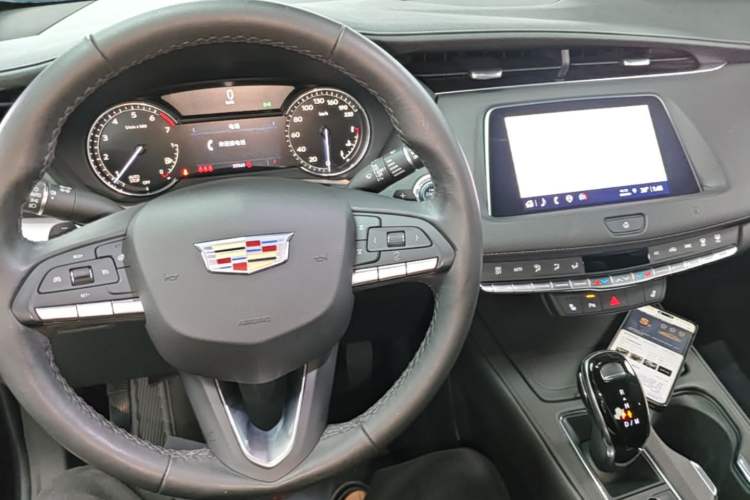 Used Cadillac XT4 2021 28T Two-Wheel Drive Leading Version Center Console