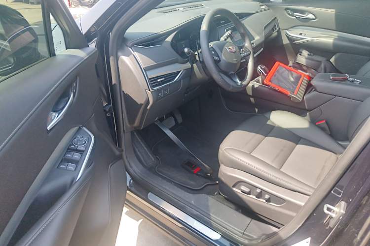 Used Cadillac XT4 2021 28T Two-Wheel Drive Leading Version Driver Seat