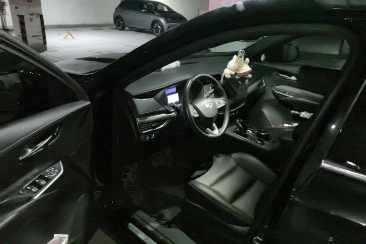 Used Cadillac XT4 2021 28T Two-Wheel Drive Leading Version Driver Seat