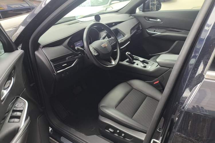Used Cadillac XT4 2021 28T Two-Wheel Drive Tech Edition Driver Seat