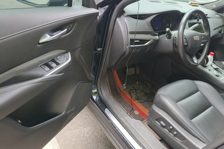 Used Cadillac XT4 2021 28T Two-Wheel Drive Leading Version Driver Seat