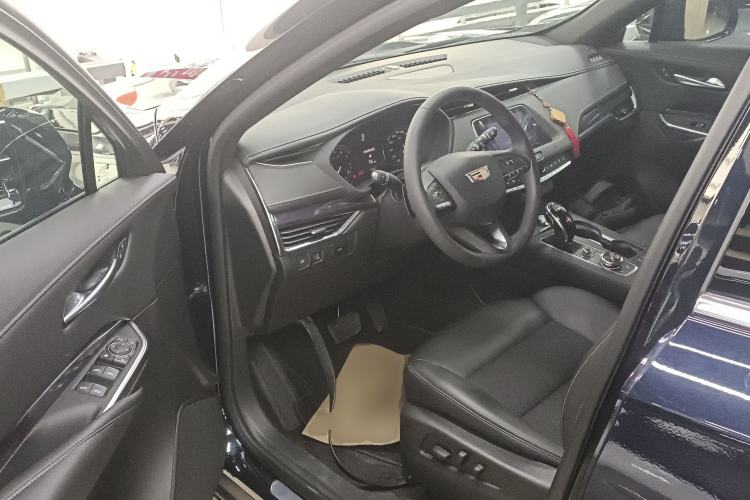 Used Cadillac XT4 2021 28T Two-Wheel Drive Tech Edition Driver Seat