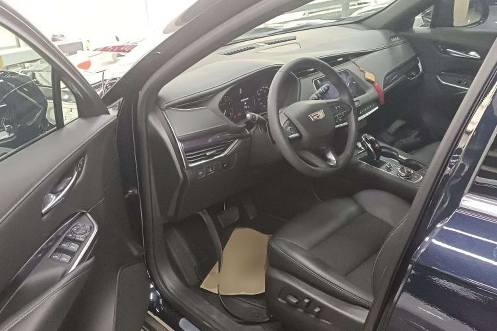 Used Cadillac XT4 2021 28T Two-Wheel Drive Tech Edition Driver Seat