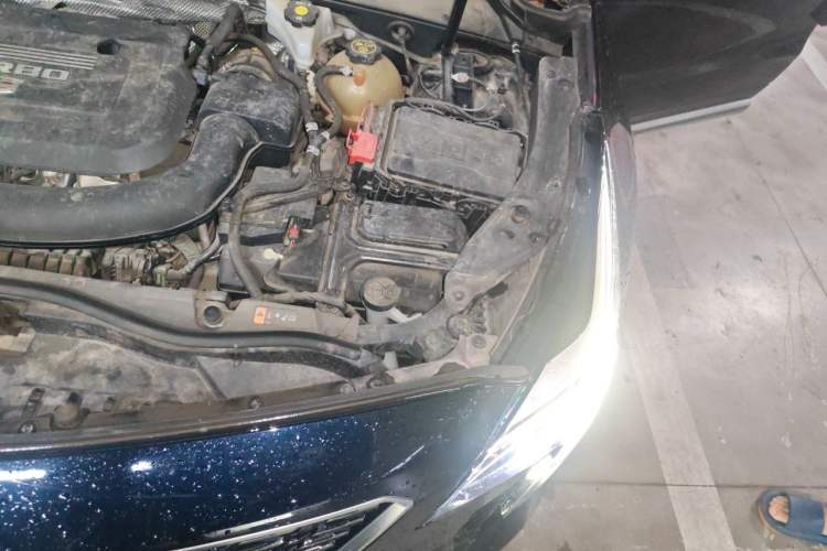 Used Cadillac XT4 2021 28T Two-Wheel Drive Leading Version Engine Bay Left