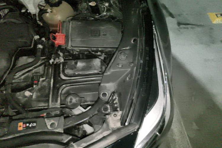 Used Cadillac XT4 2021 28T Two-Wheel Drive Leading Version Engine Bay Left