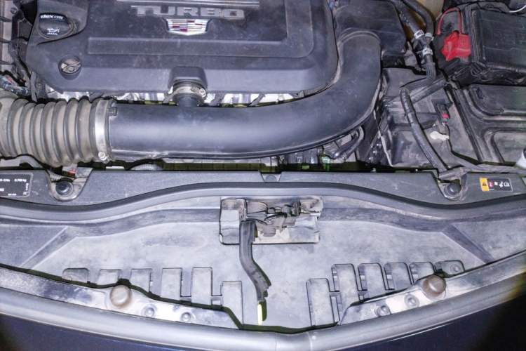 Used Cadillac XT4 2021 28T Two-Wheel Drive Leading Version Engine Bay