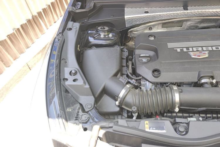 Used Cadillac XT4 2021 28T Two-Wheel Drive Tech Edition Engine Bay Right