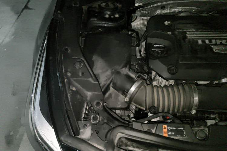Used Cadillac XT4 2021 28T Two-Wheel Drive Leading Version Engine Bay Right