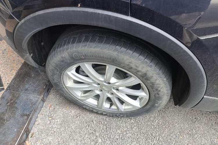 Used Cadillac XT4 2021 28T Two-Wheel Drive Tech Edition Exterior 2