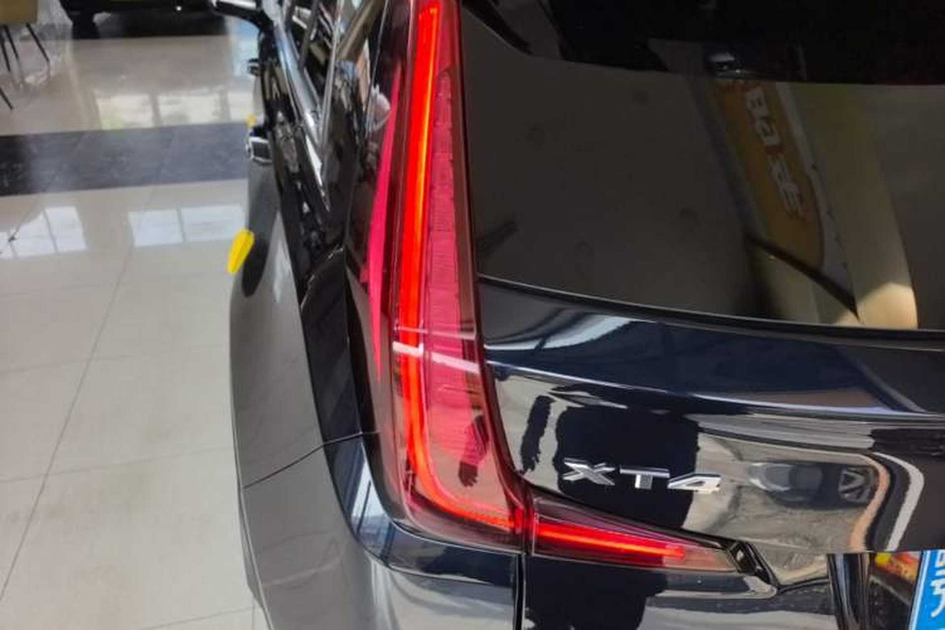 Used Cadillac XT4 2021 28T Two-Wheel Drive Luxury Version Exterior 3