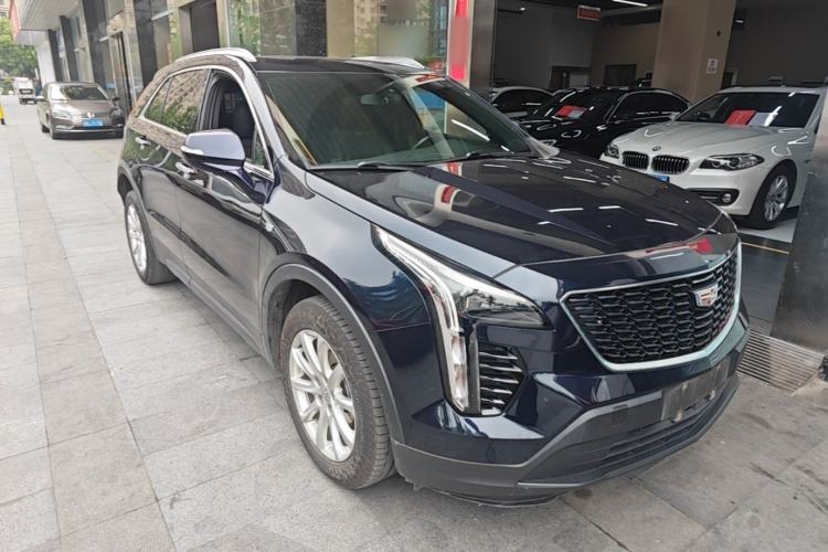 Used Cadillac XT4 2021 28T Two-Wheel Drive Tech Edition Front Right 45 Deg
