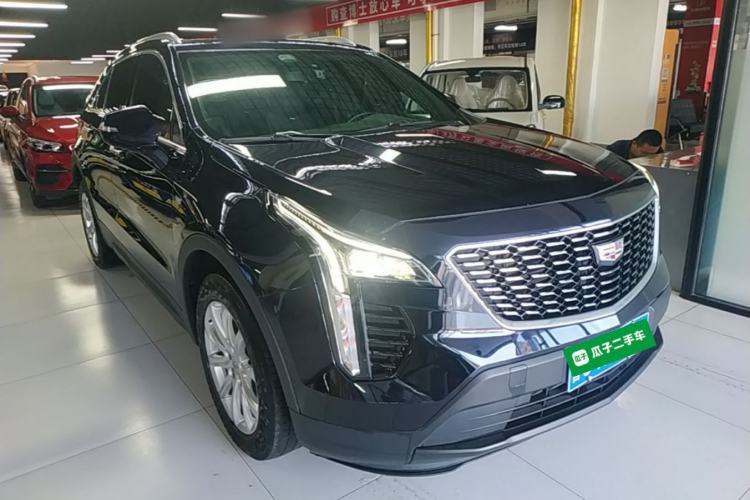Used Cadillac XT4 2021 28T Two-Wheel Drive Tech Edition Front Right 45 Deg