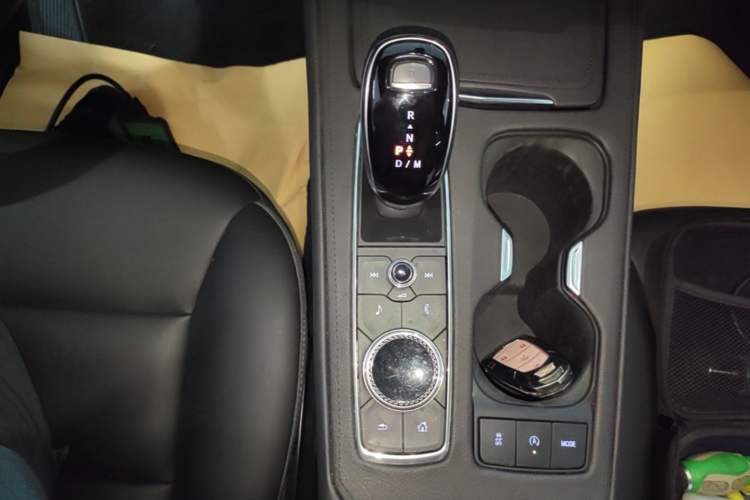 Used Cadillac XT4 2021 28T Two-Wheel Drive Leading Version Gear Lever