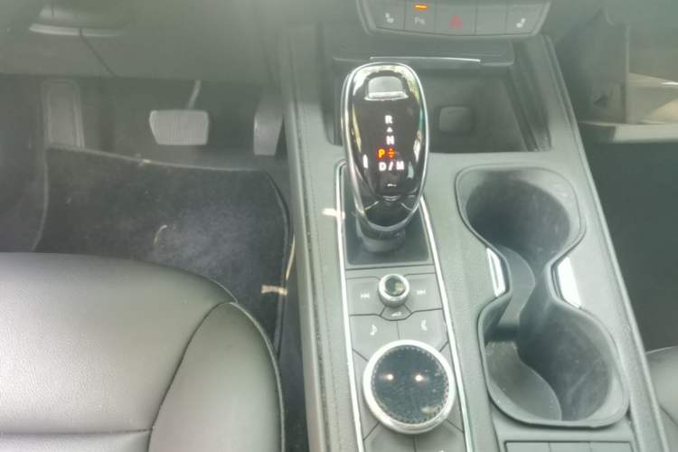 Used Cadillac XT4 2021 28T Two-Wheel Drive Luxury Version Gear Lever