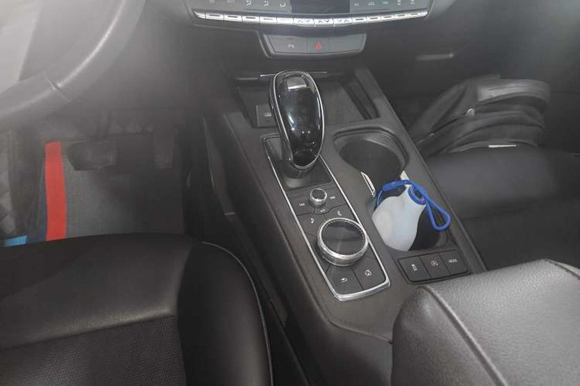 Used Cadillac XT4 2021 28T Two-Wheel Drive Tech Edition Gear Lever