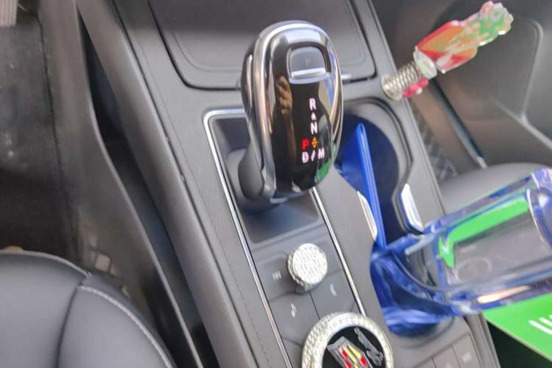 Used Cadillac XT4 2021 28T Two-Wheel Drive Tech Edition Gear Lever