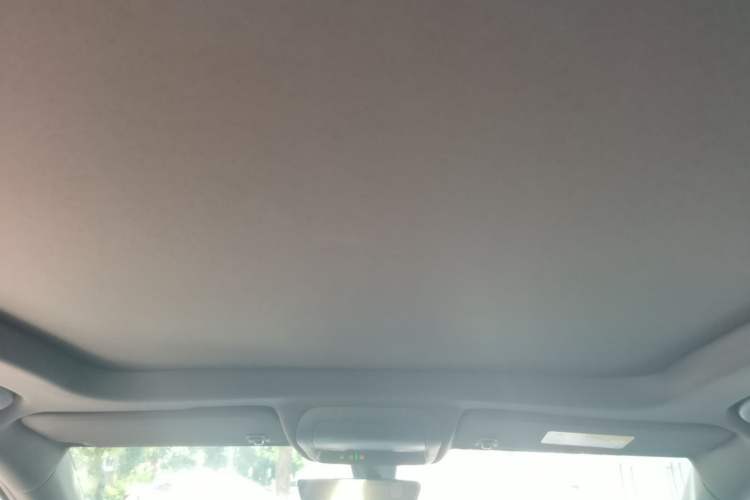 Used Cadillac XT4 2021 28T Two-Wheel Drive Luxury Version Headliner