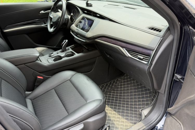 Used Cadillac XT4 2021 28T Two-Wheel Drive Tech Edition Interior 2