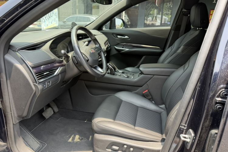 Used Cadillac XT4 2021 28T Two-Wheel Drive Tech Edition Interior 3
