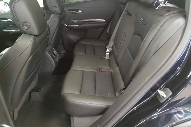 Used Cadillac XT4 2021 28T Two-Wheel Drive Tech Edition Interior 4