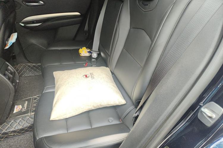 Used Cadillac XT4 2021 28T Two-Wheel Drive Leading Version Interior 4