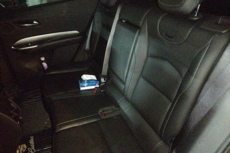 Used Cadillac XT4 2021 28T Two-Wheel Drive Leading Version Interior 4