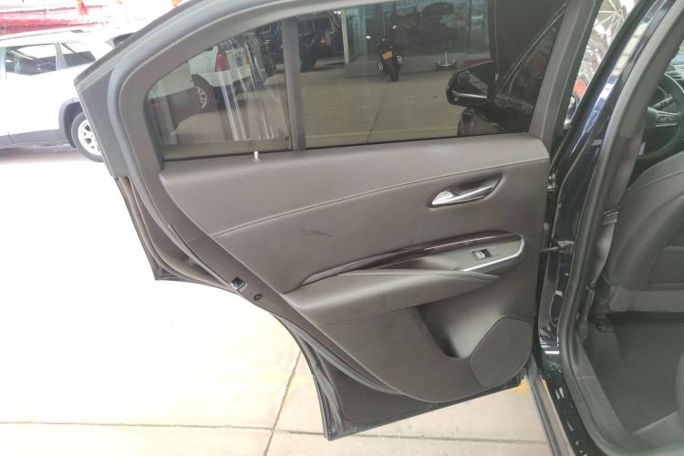 Used Cadillac XT4 2021 28T Two-Wheel Drive Tech Edition Interior 8