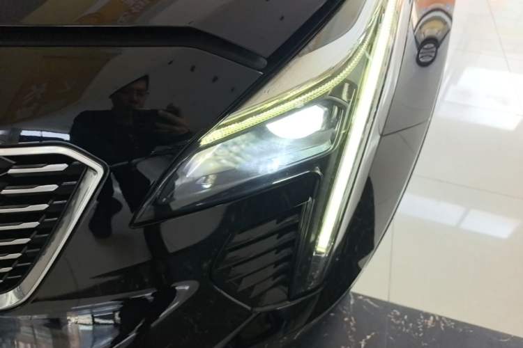 Used Cadillac XT4 2021 28T Two-Wheel Drive Luxury Version Left Front Headlight