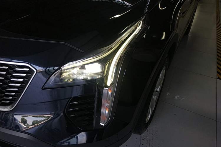 Used Cadillac XT4 2021 28T Two-Wheel Drive Tech Edition Left Front Headlight