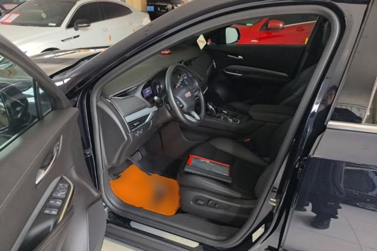 Used Cadillac XT4 2021 28T Two-Wheel Drive Luxury Version Left Front Seat