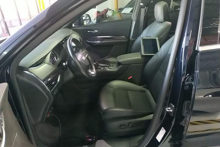 Used Cadillac XT4 2021 28T Two-Wheel Drive Tech Edition Left Front Seat