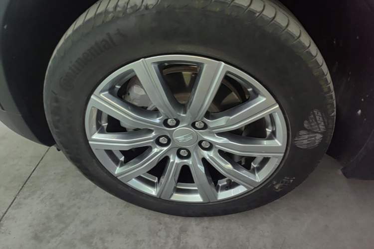 Used Cadillac XT4 2021 28T Two-Wheel Drive Leading Version Left Front Wheel Hub