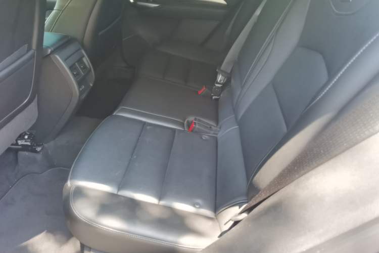 Used Cadillac XT4 2021 28T Two-Wheel Drive Luxury Version Left Rear Seat