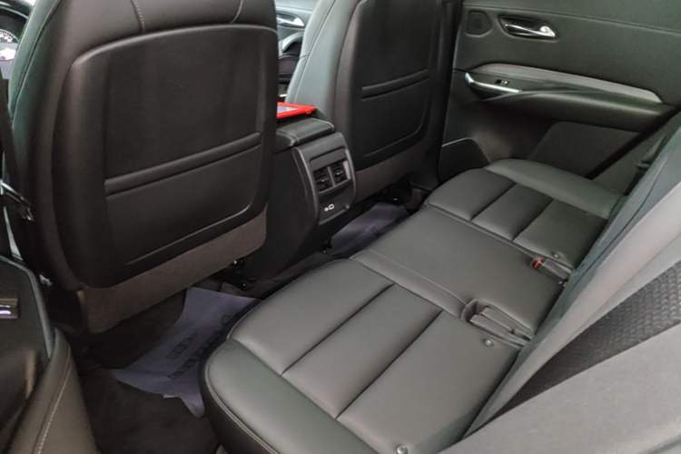 Used Cadillac XT4 2021 28T Two-Wheel Drive Leading Version Left Rear Seat