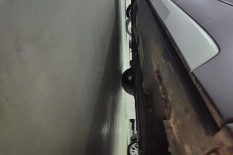 Used Cadillac XT4 2021 28T Two-Wheel Drive Leading Version Left Side Sill