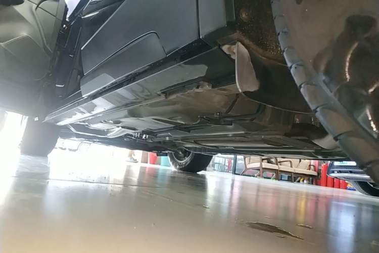 Used Cadillac XT4 2021 28T Two-Wheel Drive Tech Edition Left Side Sill