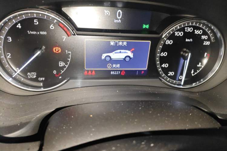 Used Cadillac XT4 2021 28T Two-Wheel Drive Leading Version Odometer Close Up
