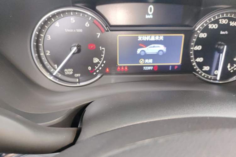 Used Cadillac XT4 2021 28T Two-Wheel Drive Leading Version Odometer Close Up