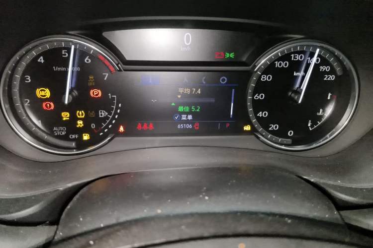 Used Cadillac XT4 2021 28T Two-Wheel Drive Leading Version Odometer Close Up