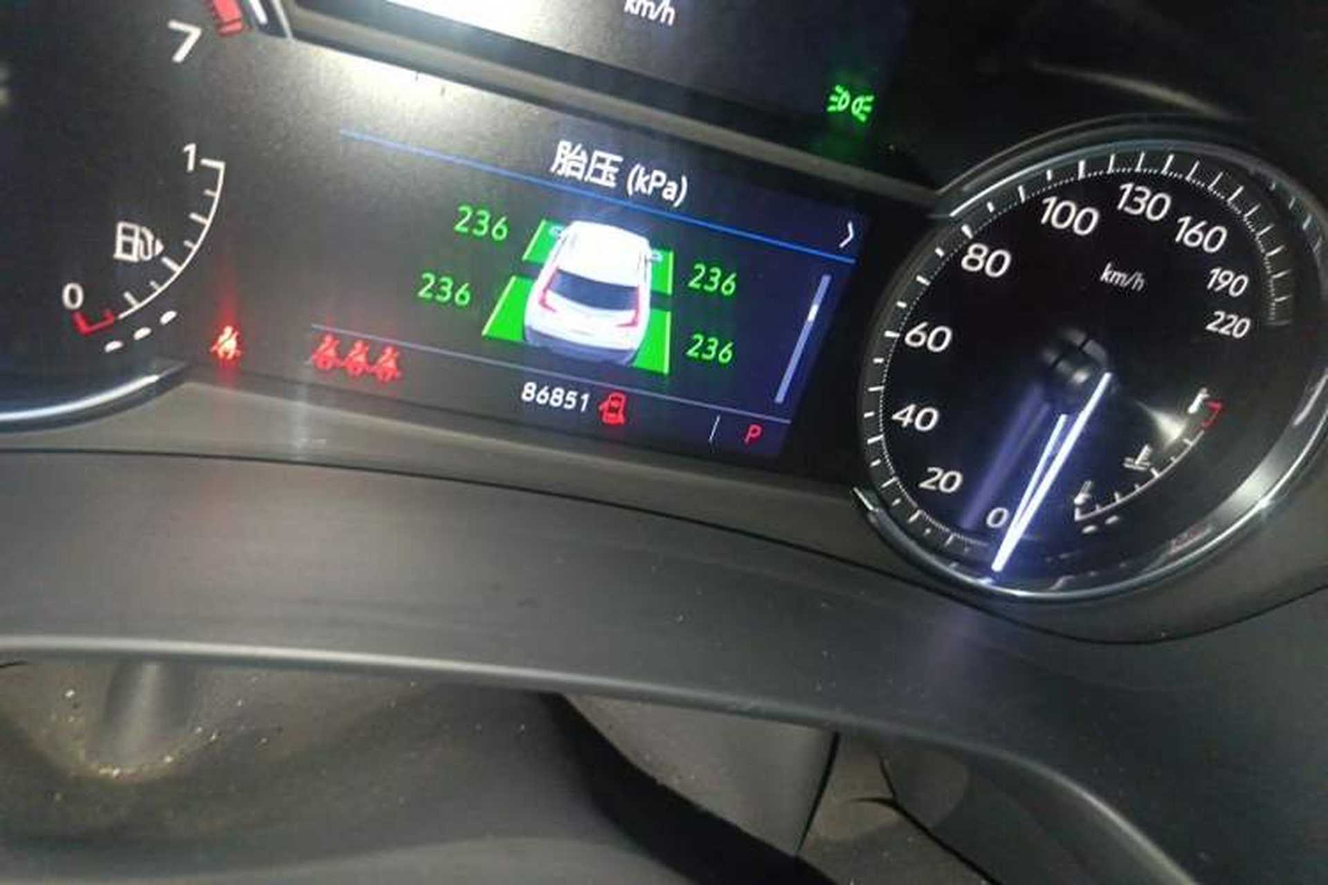 Used Cadillac XT4 2021 28T Two-Wheel Drive Leading Version Odometer Close Up