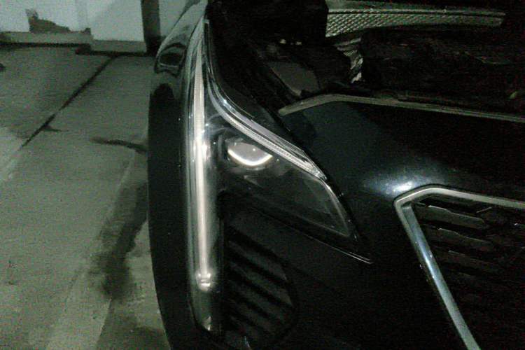 Used Cadillac XT4 2021 28T Two-Wheel Drive Leading Version Right Front Headlight