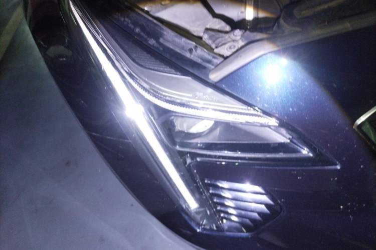 Used Cadillac XT4 2021 28T Two-Wheel Drive Leading Version Right Front Headlight