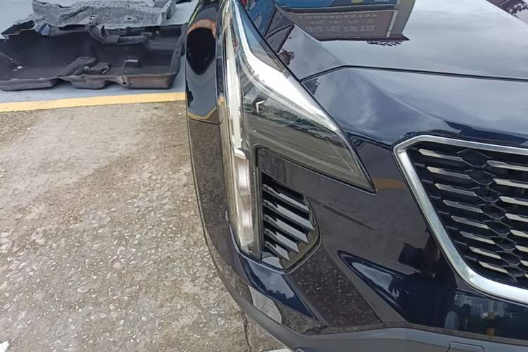 Used Cadillac XT4 2021 28T Two-Wheel Drive Tech Edition Right Front Headlight