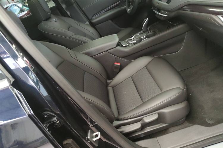 Used Cadillac XT4 2021 28T Two-Wheel Drive Tech Edition Right Front Seat
