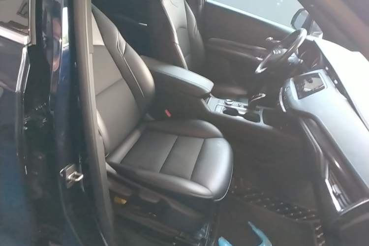 Used Cadillac XT4 2021 28T Two-Wheel Drive Tech Edition Right Front Seat