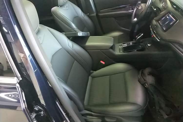Used Cadillac XT4 2021 28T Two-Wheel Drive Tech Edition Right Front Seat